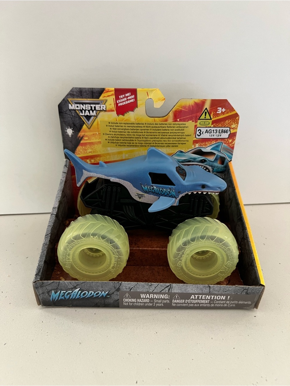 Monster Jam Megalodon Light Up Wheels 1:43 Die Cast Truck NIB